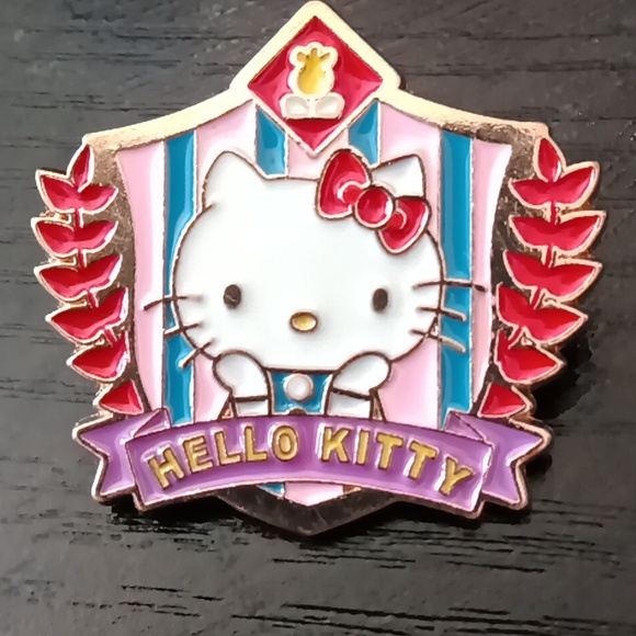 NEW Hello Kitty Bundle with Rare Boba Tea Hello Kitty Enamel Pin - Picture 5 of 8